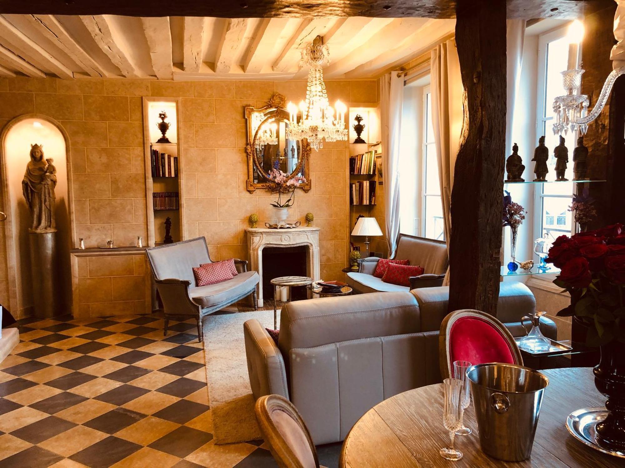 Place Dauphine Apartment *