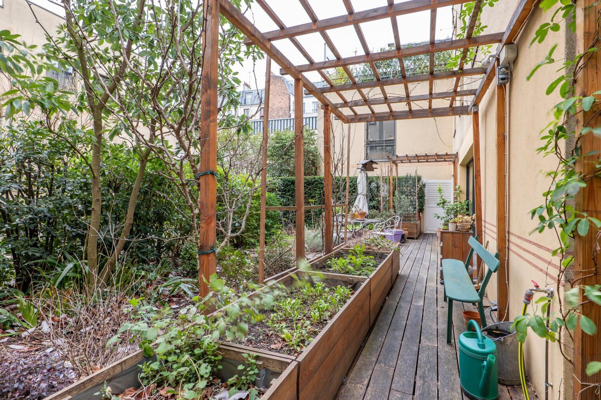 Veeve - Wooden Warmth Apartment Paris