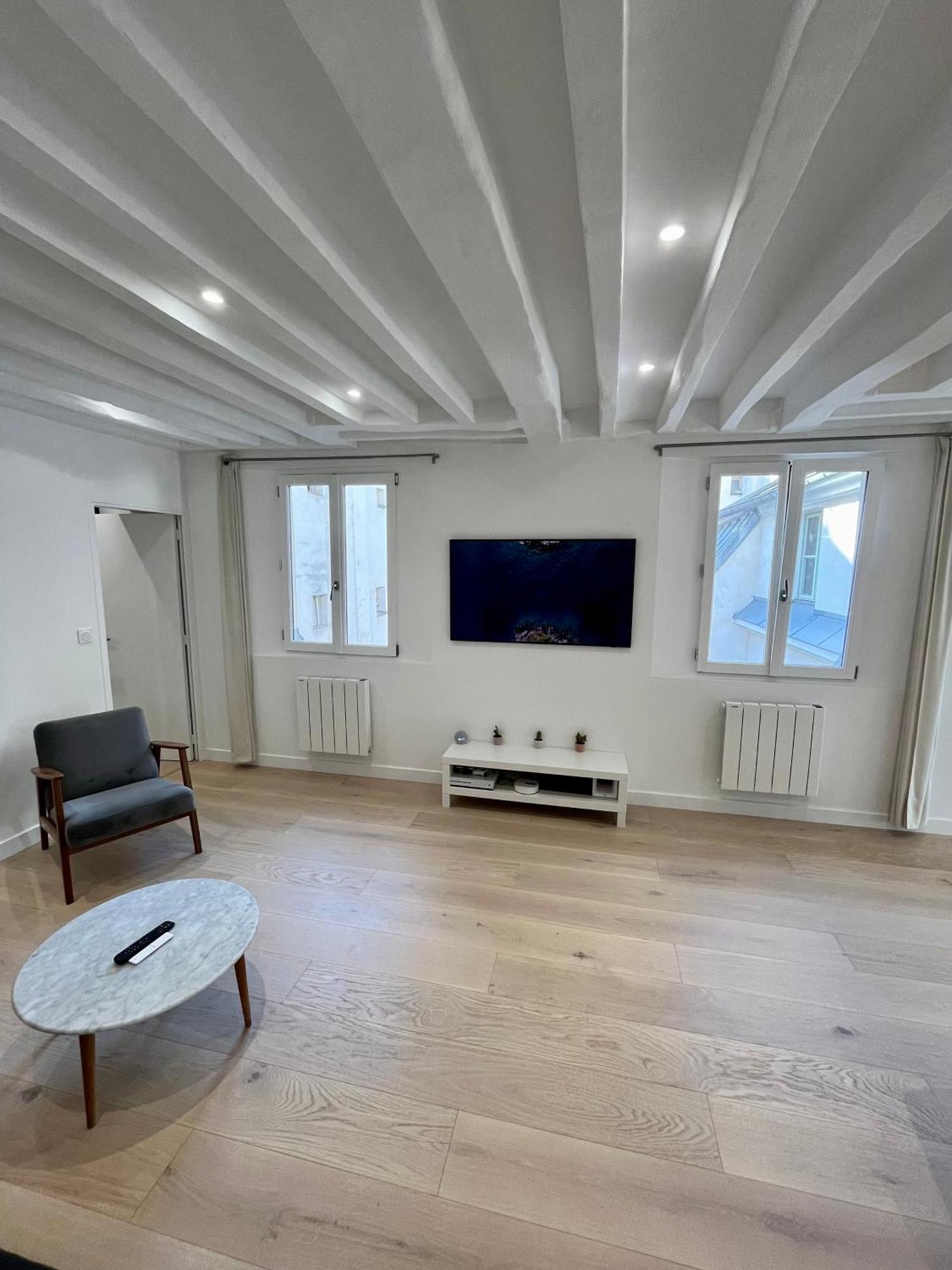 Appartement Au Coeur De Pres Du Louvre Paris