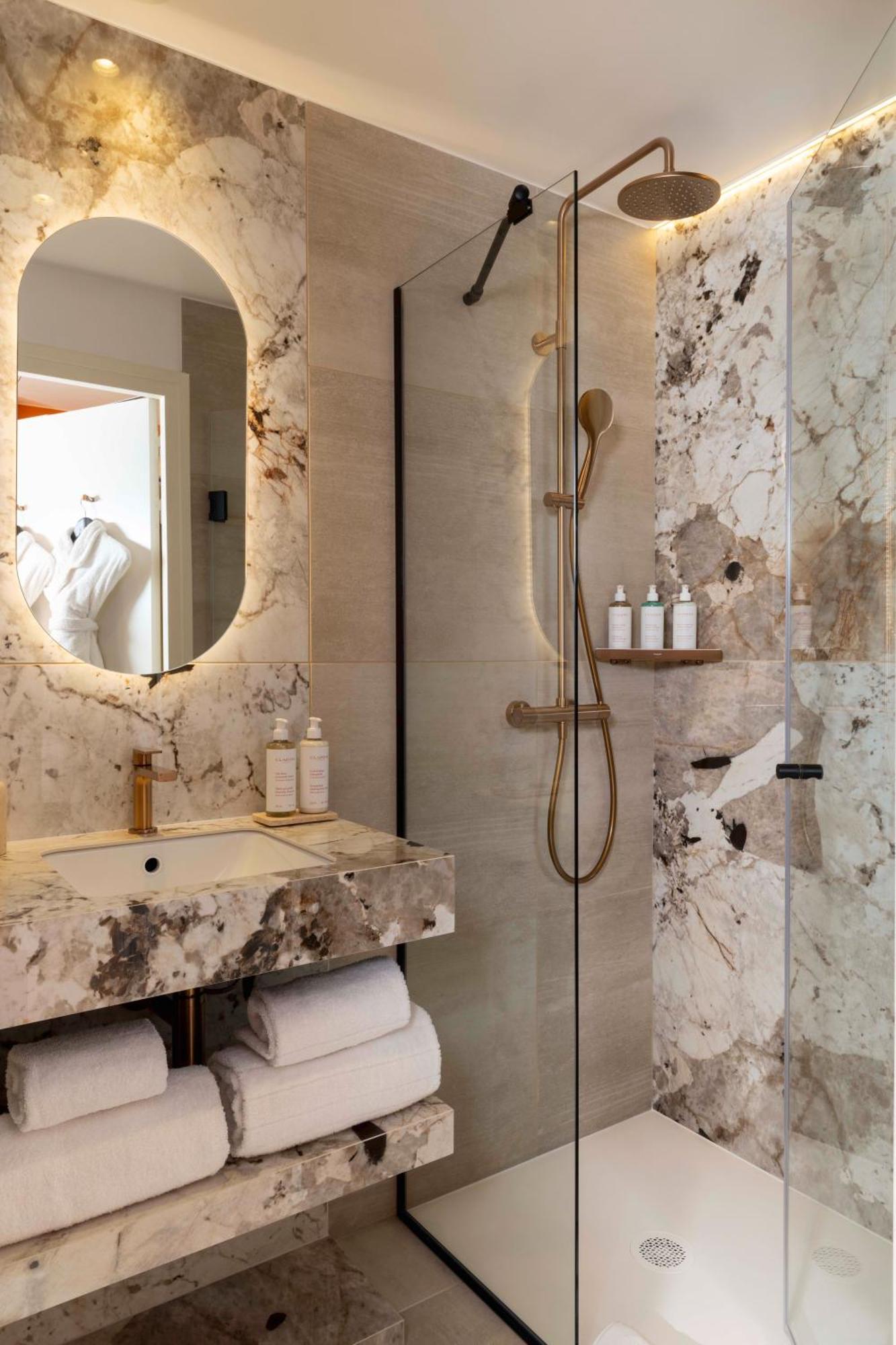 Madame Drouot & - Opera Hotel