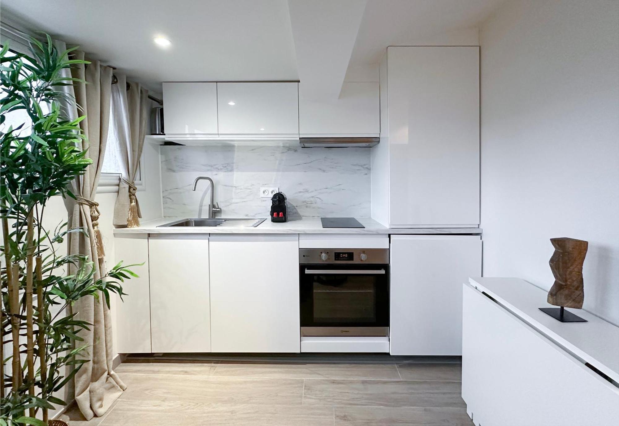 Brand New Near La Madeleine ! * Paris
