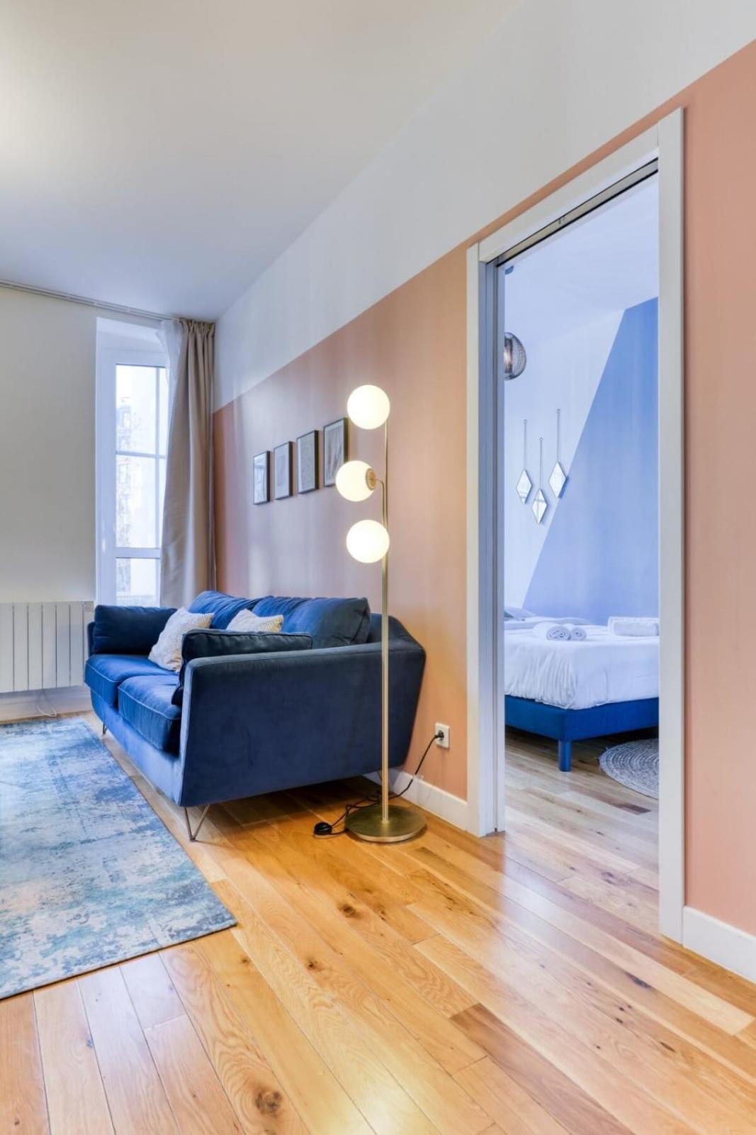 Blue Design 2bdr Flat In The Heart Of Bastille Apartment