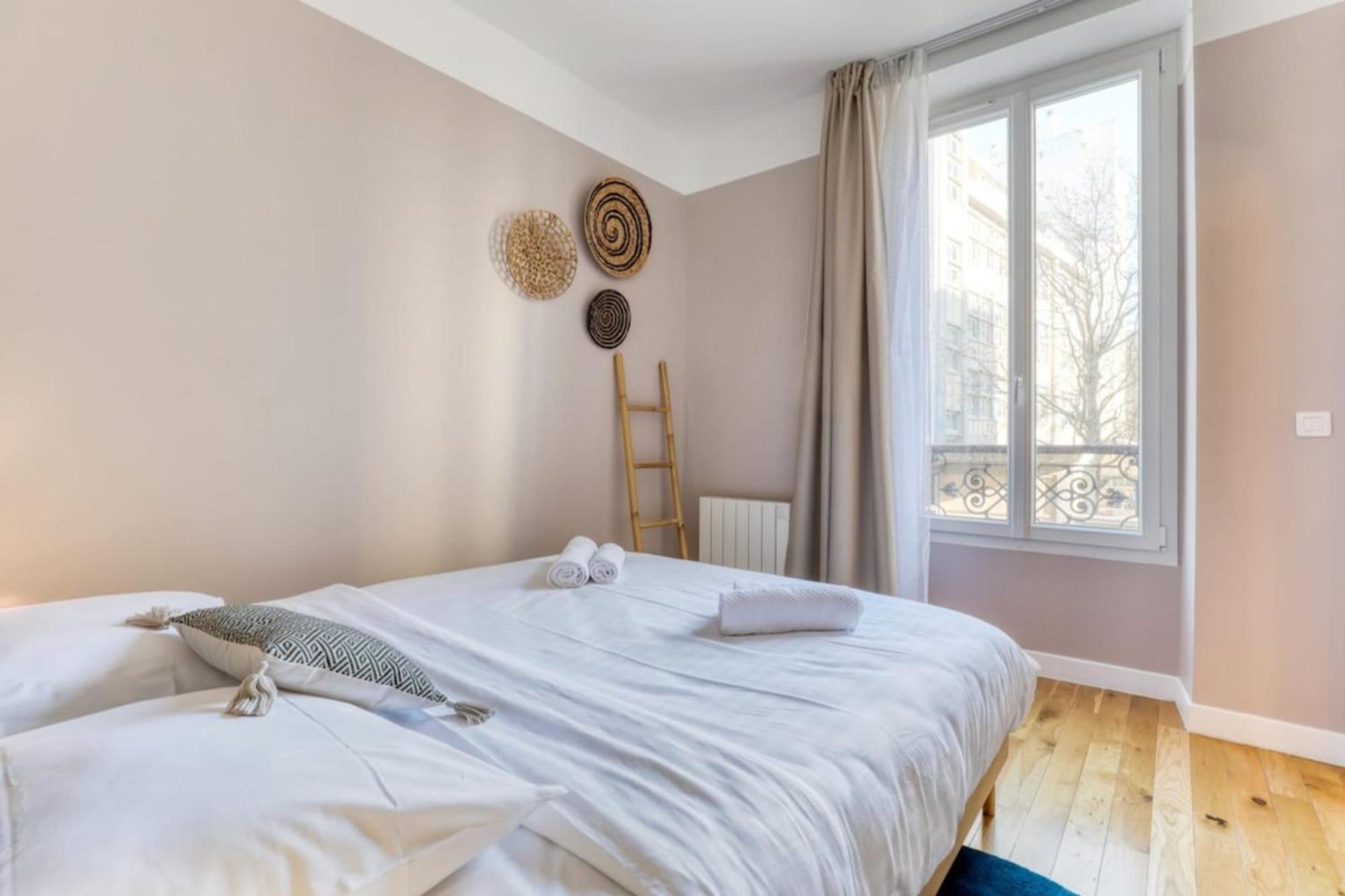 Blue Design 2bdr Flat In The Heart Of Bastille Apartment Paris