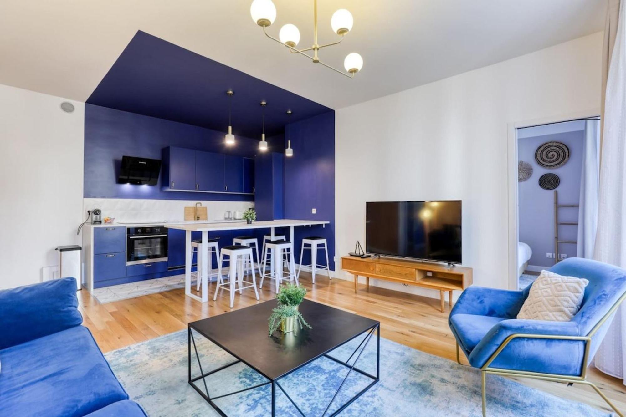 Blue Design 2bdr Flat In The Heart Of Bastille Paris