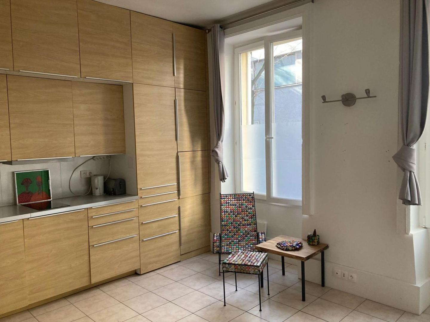 Intimate Near Republique * Paris