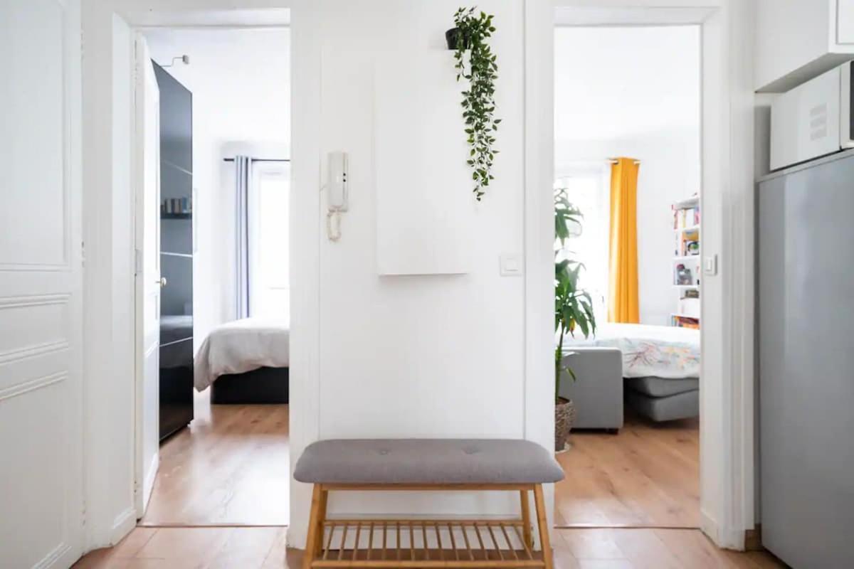 And Cozy Parisian Apartment *