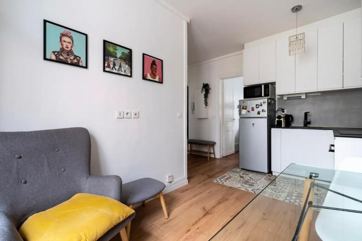Apartment And Cozy Parisian