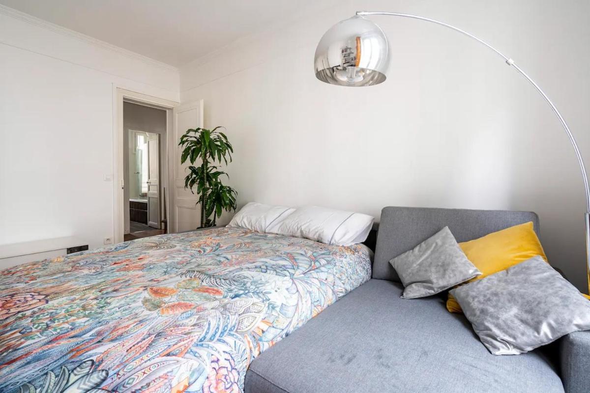 Apartment And Cozy Parisian Paris