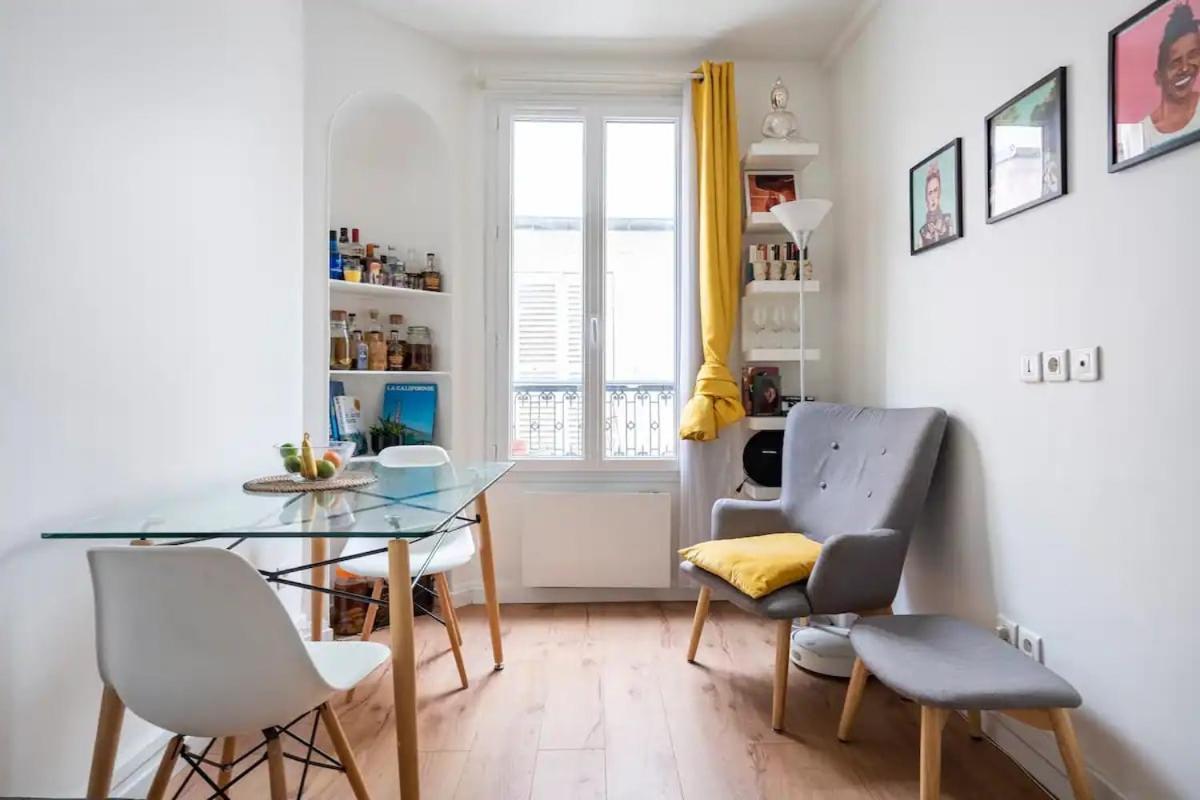 Apartment And Cozy Parisian