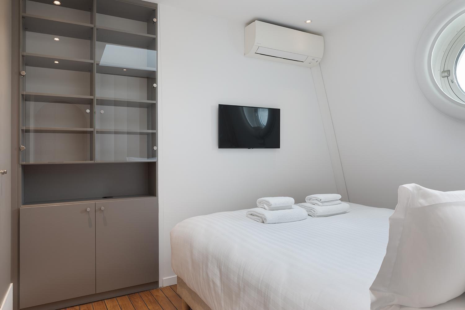 Pick A Flat's In Saint Louis - Quai Des Orfevres