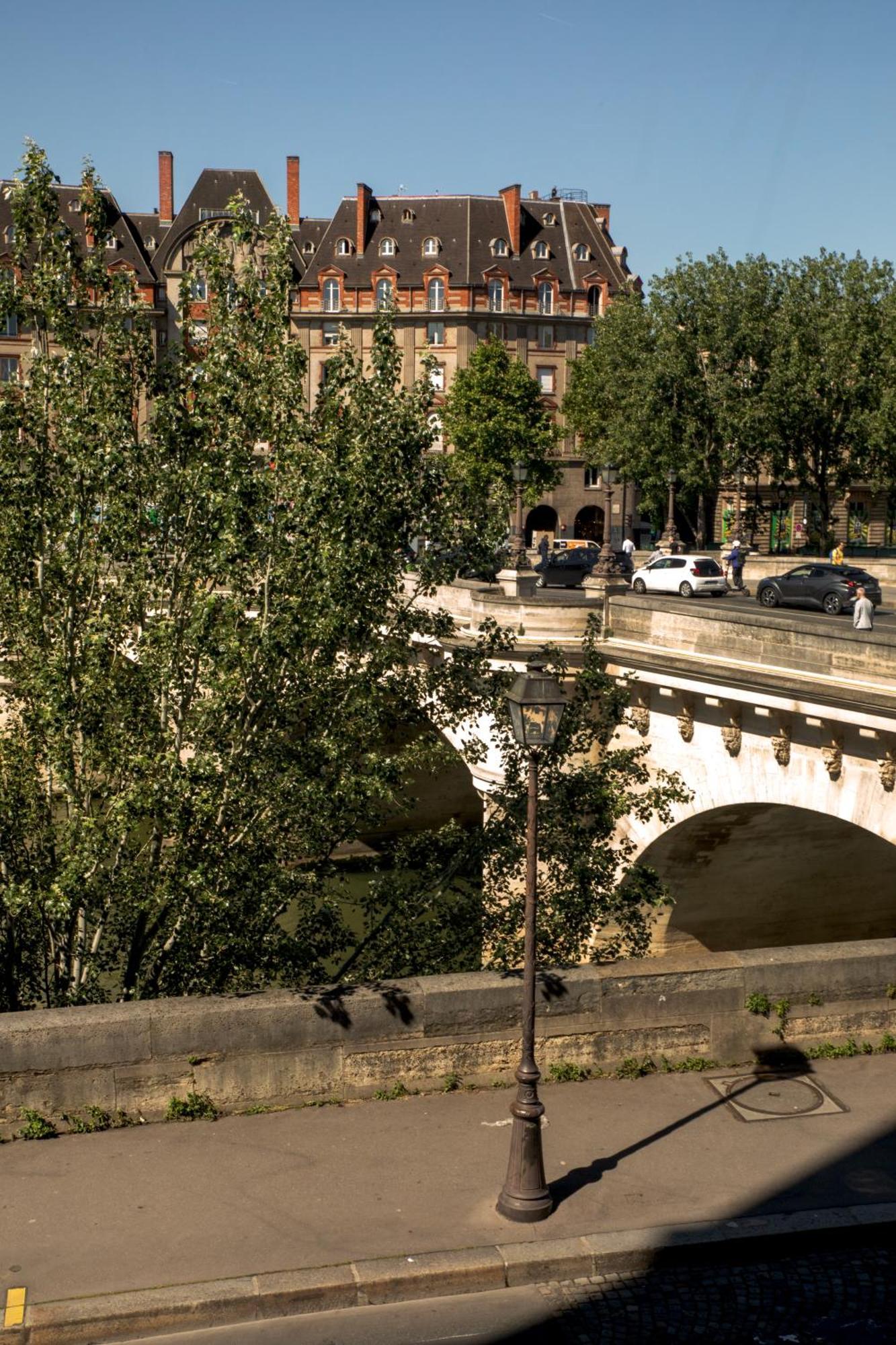 Pick A Flat's In Saint Louis - Quai Des Orfevres