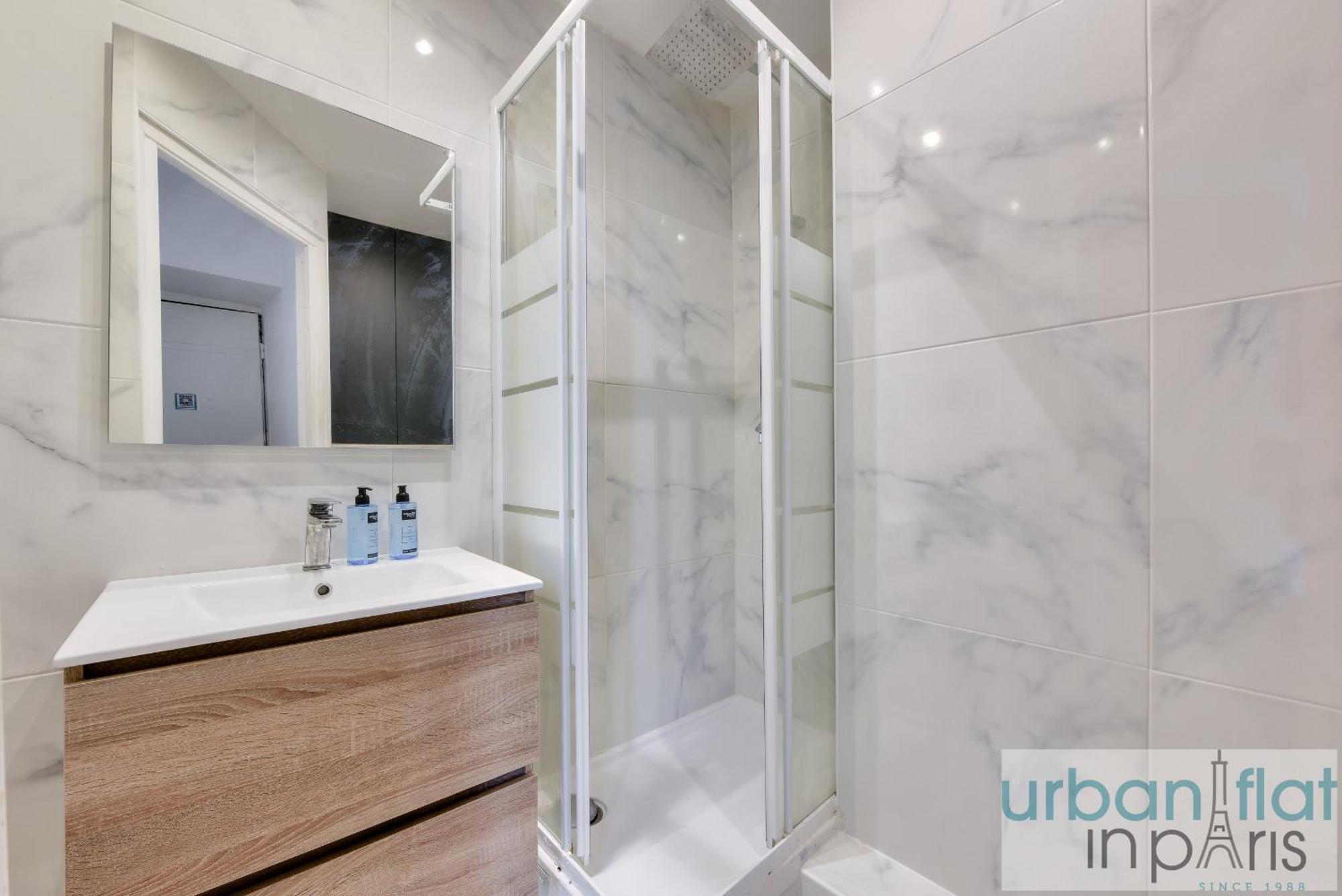 04 Best Flat Montorgeuil 3 Apartment