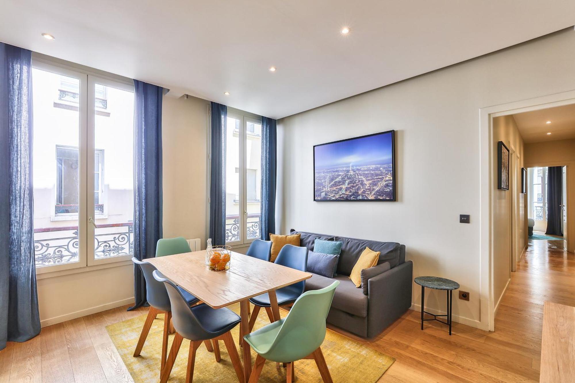 71 - Amazing In Le Marais Apartment
