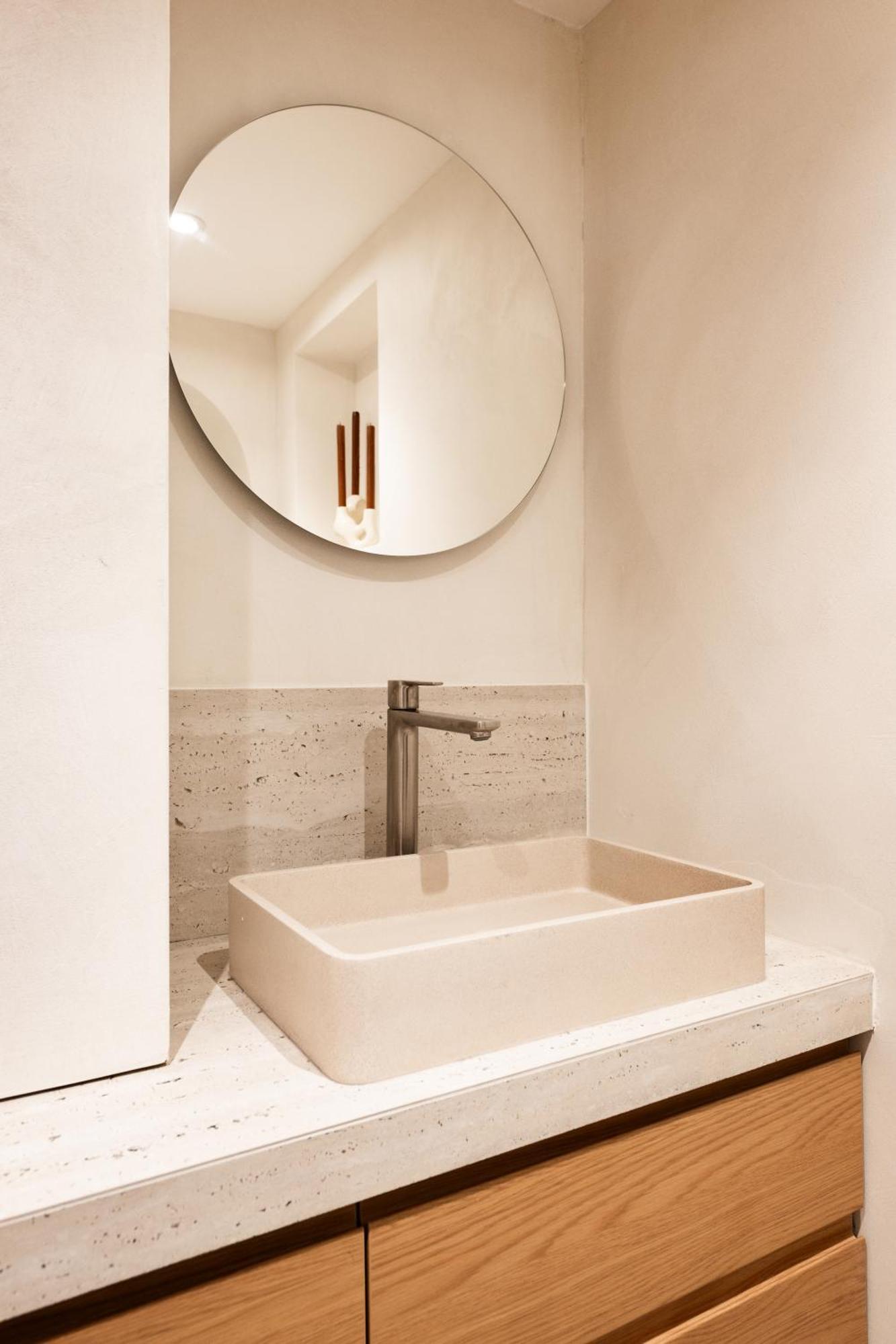 Apartment 4p 1br - Fully Renovated - Step From Place Vendome