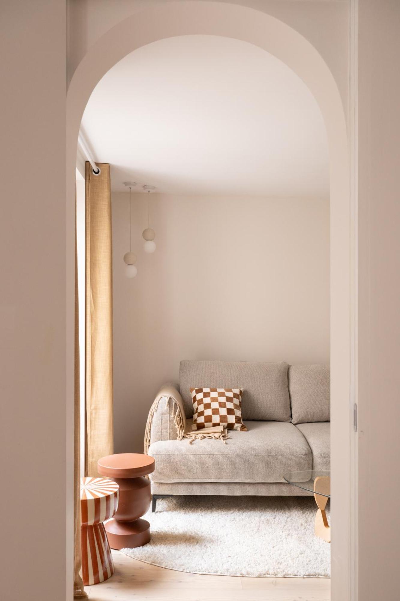 4p 1br - Fully Renovated - Step From Place Vendome Apartment *