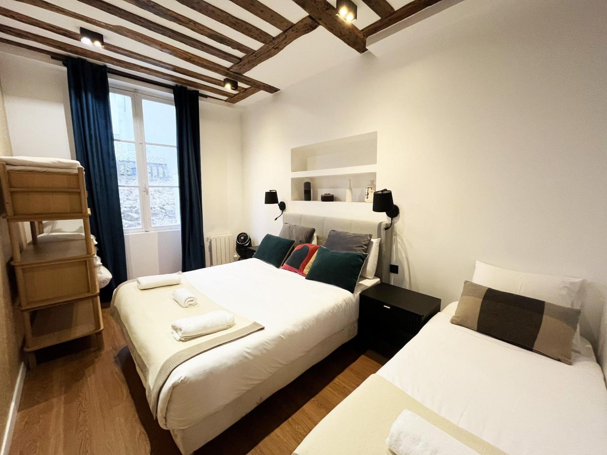 Apartment Urban Flat 108 - Stunning 4 Bdr Flat In Paris