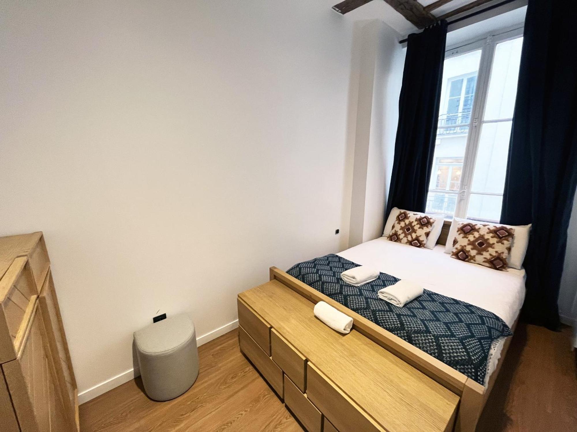 Apartment Urban Flat 108 - Stunning 4 Bdr Flat In