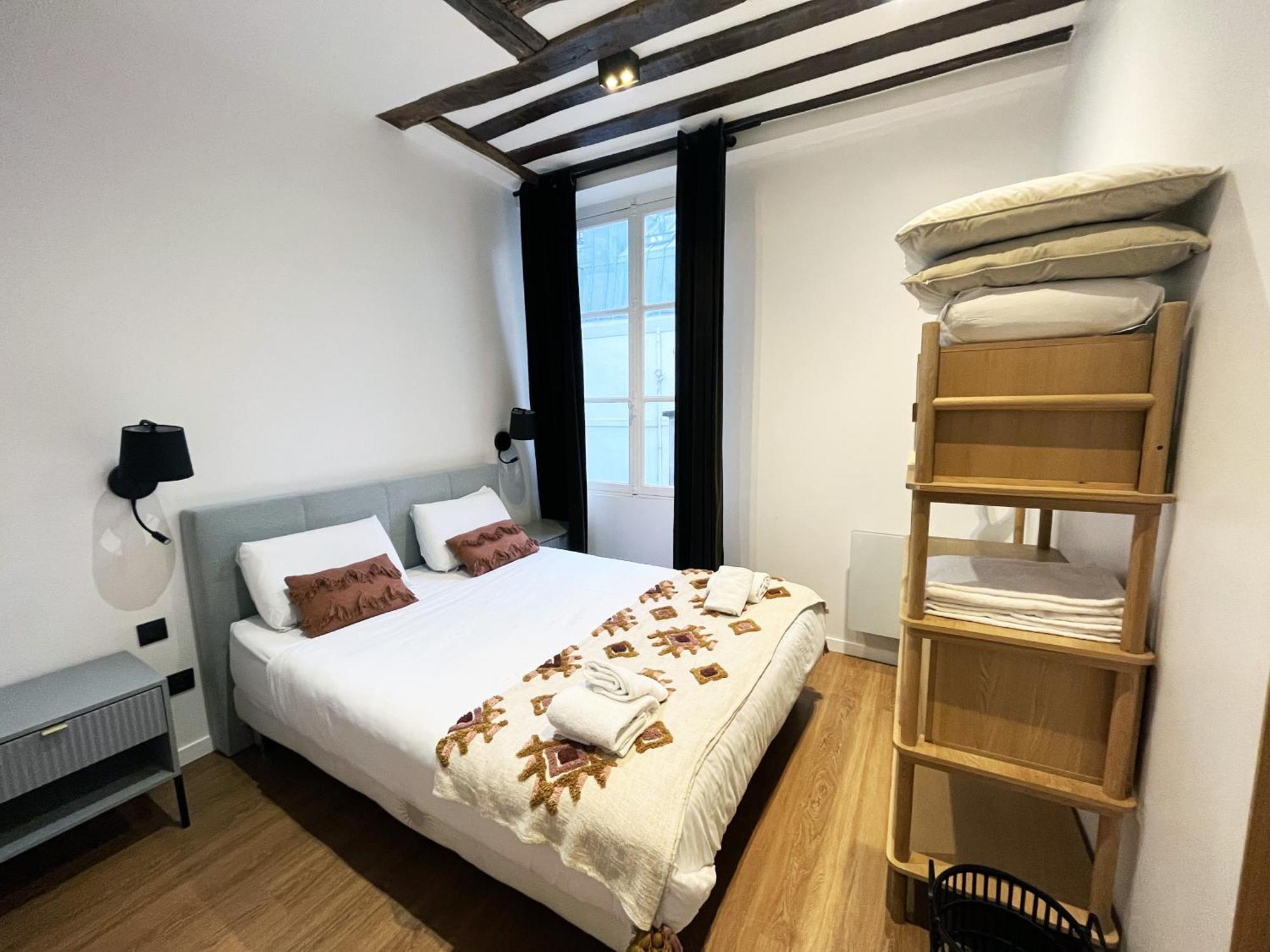 Urban Flat 108 - Stunning 4 Bdr Flat In *