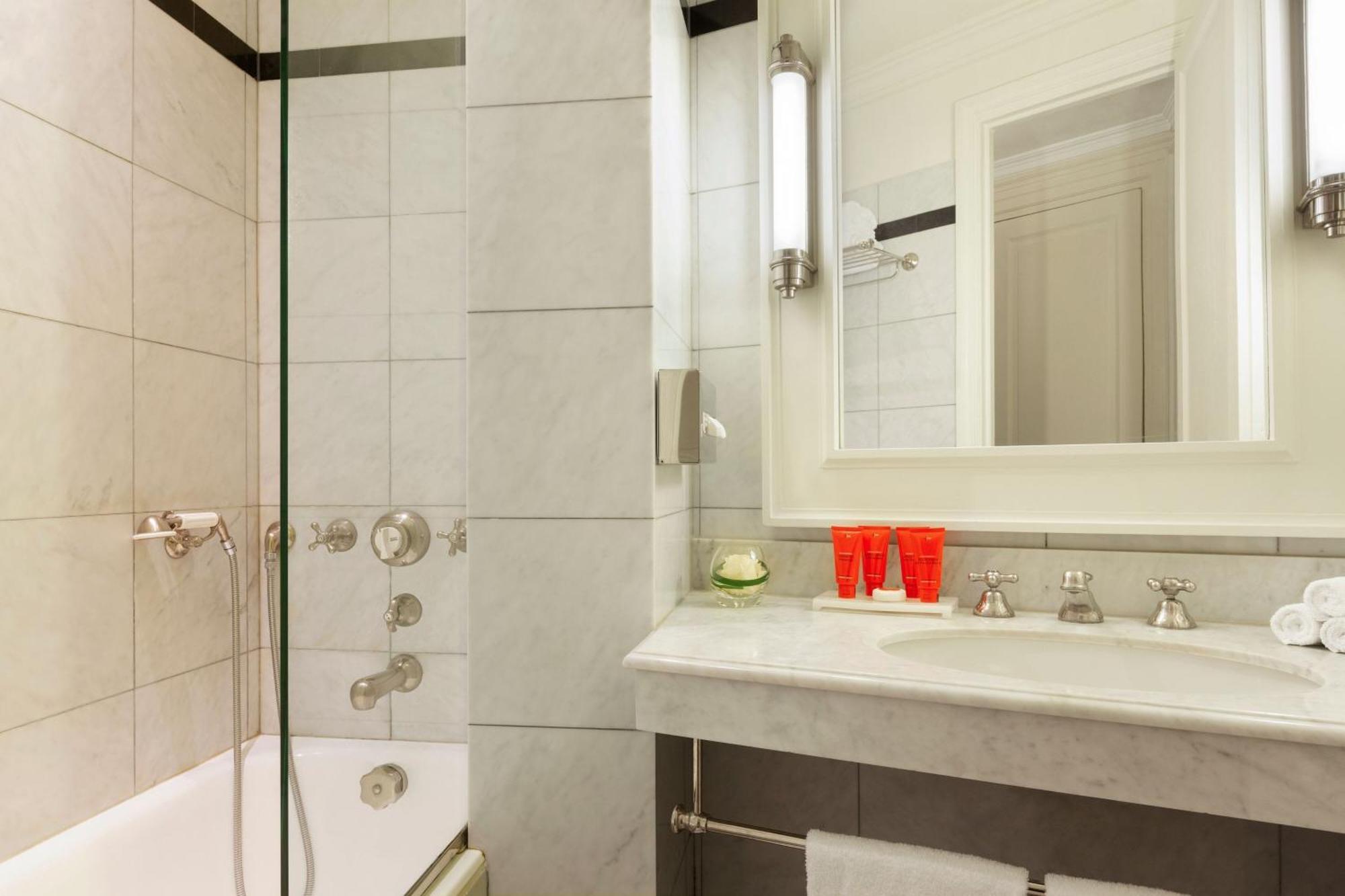 Le Dokhan's Arc De Triomphe Hotel 5*