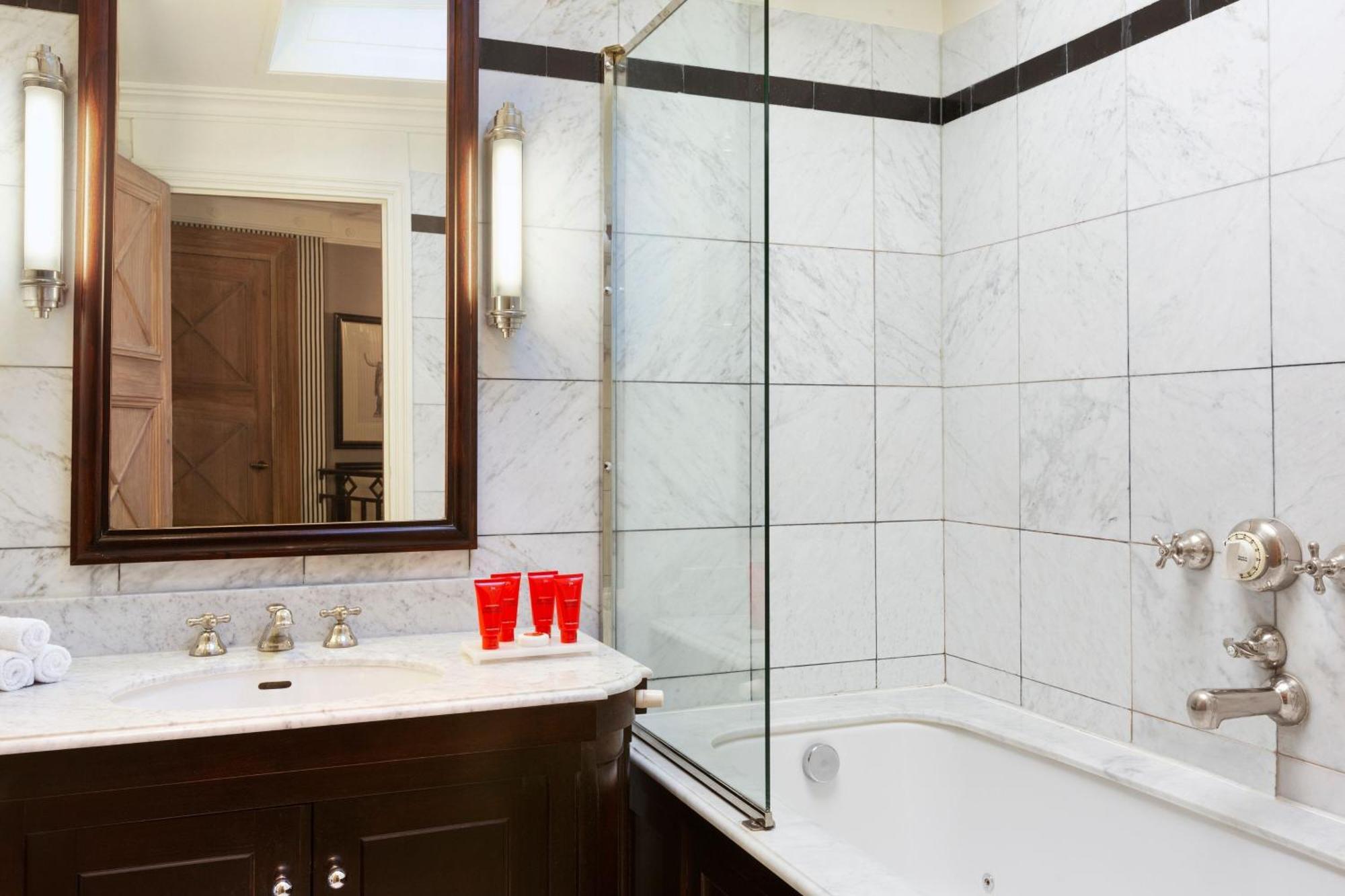 Hotel Le Dokhan's Arc De Triomphe 5*