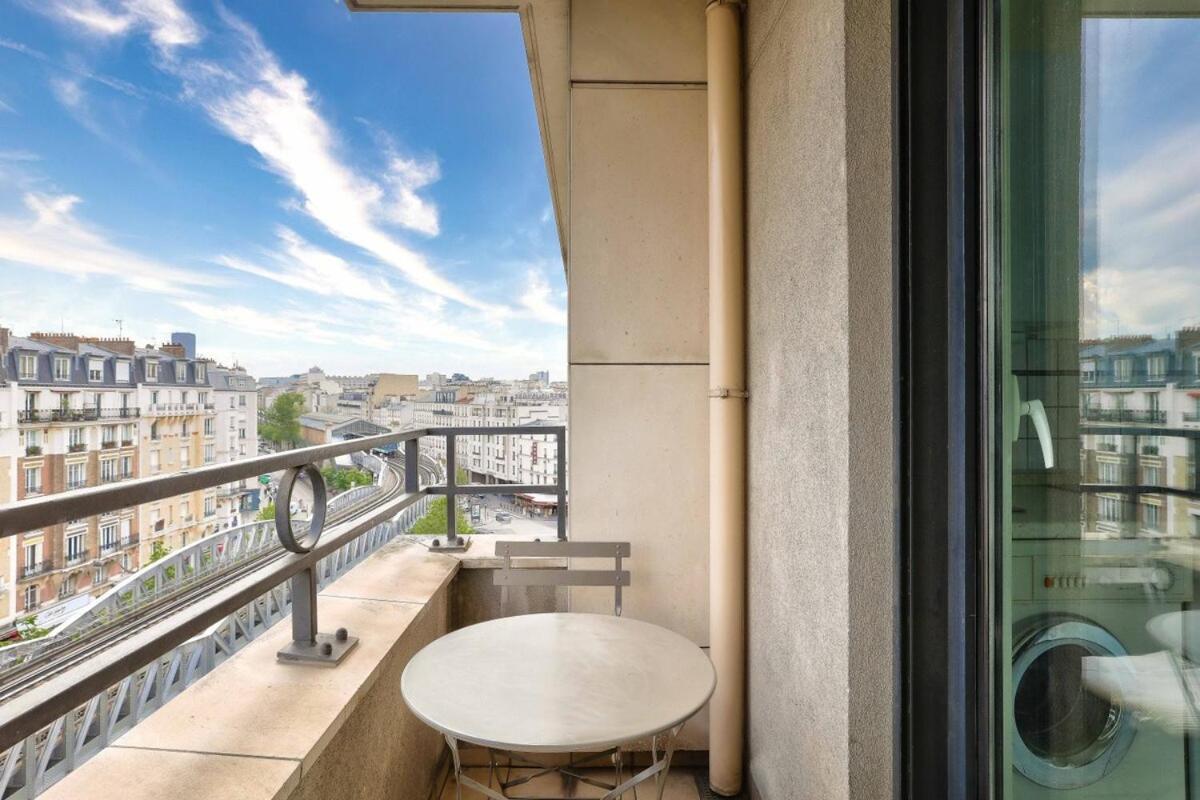 Apartment 1br Flat With Balcony View Of The Eiffel Tower *