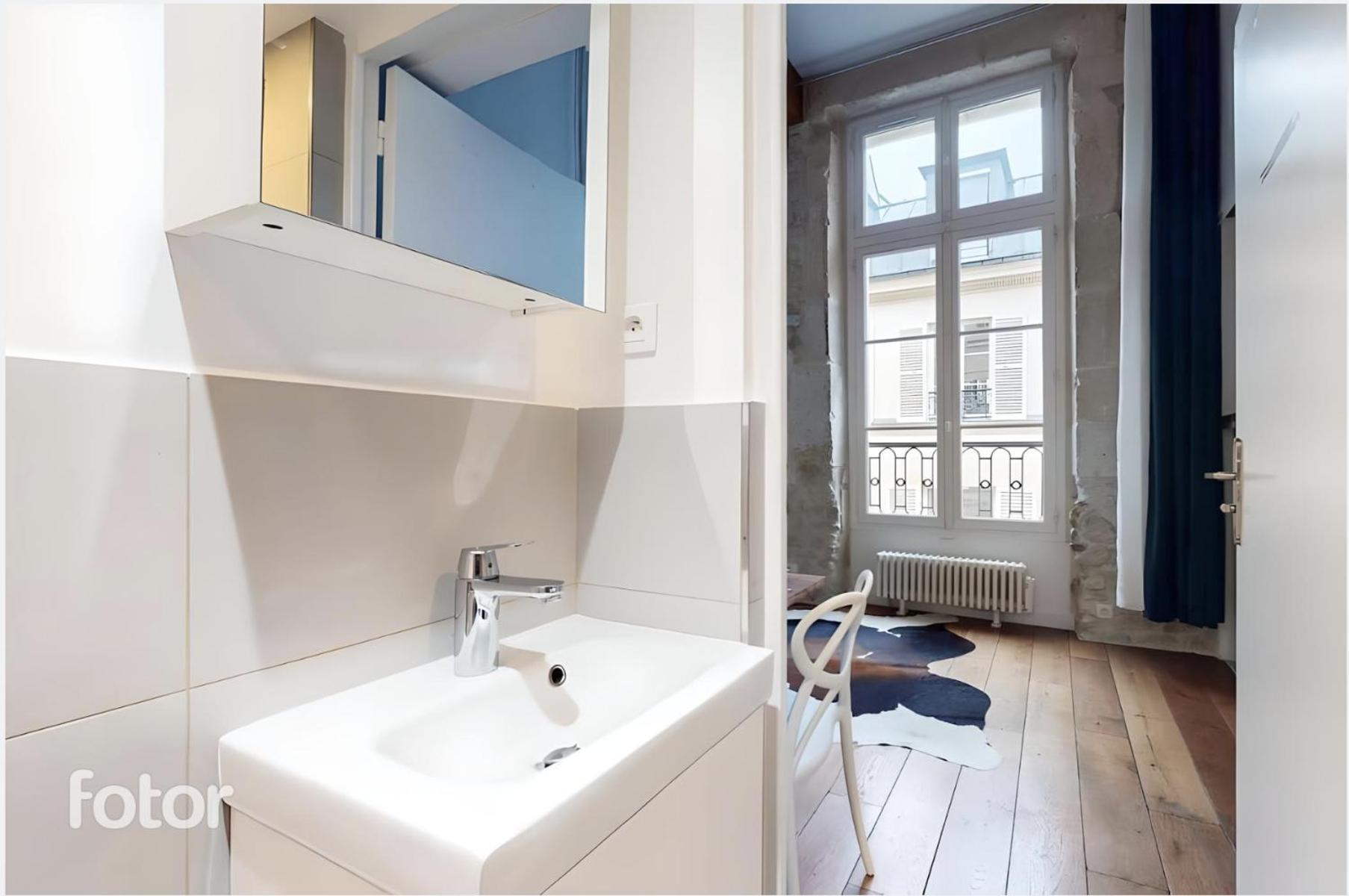 Appartement Chez Gustave: Clim Calm,saint Paul Marais, 2guests