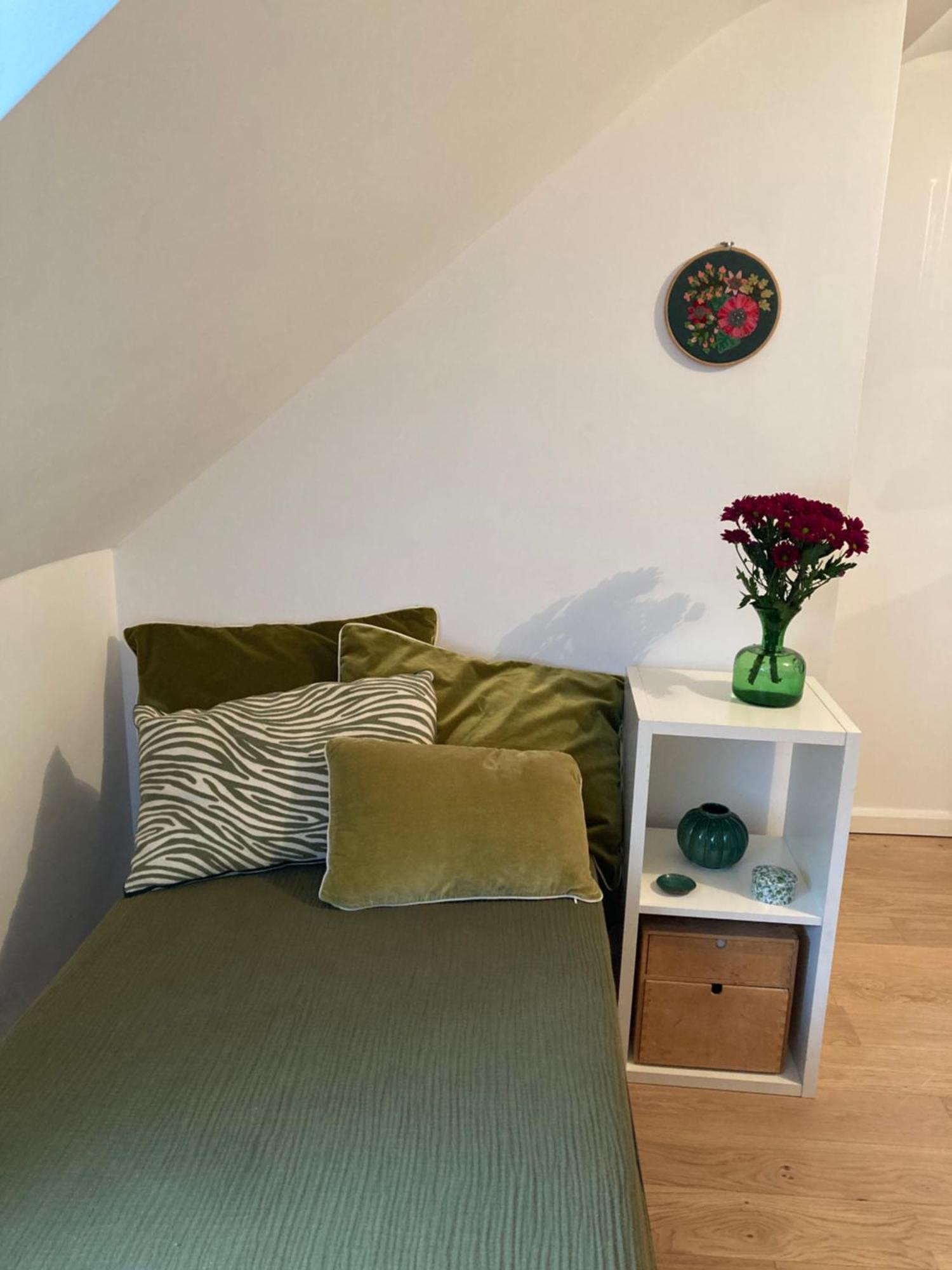 Cosy Nest Center Of *