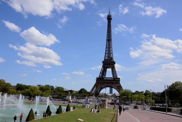Eiffel Tower Oasis 30m From Eiffel Tower Homestay Paris
