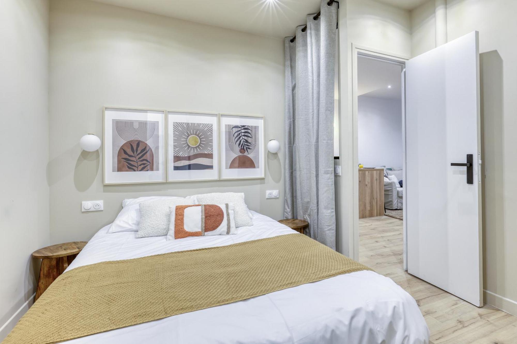 And New 2 Bedrooms Flat - Heart Of 02 *
