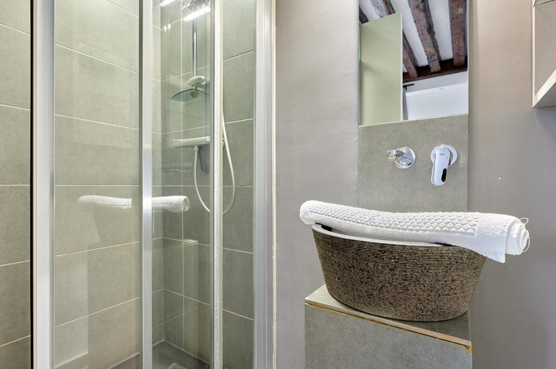 Center Of By Prestige Appartement Paris
