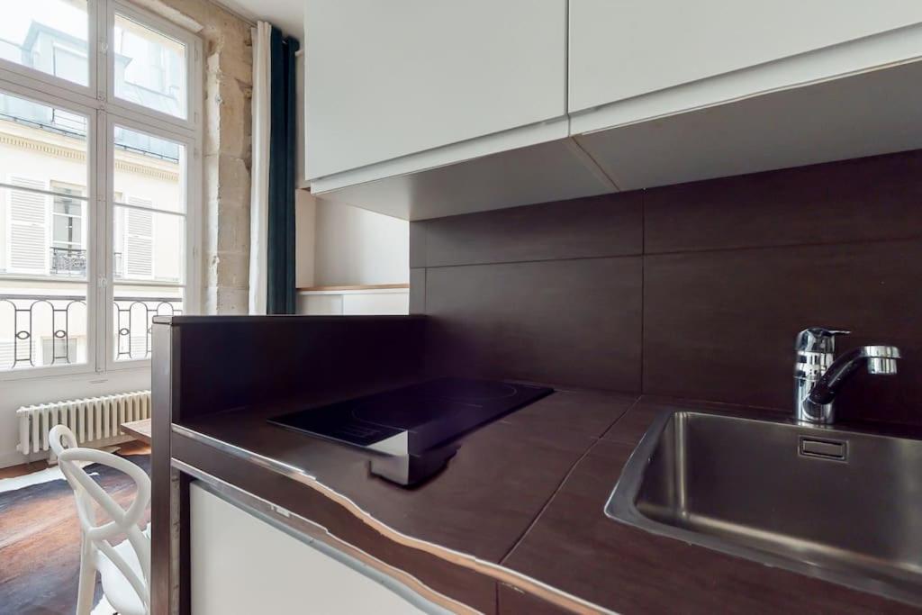 Appartement Chez Gustave: Clim Calm,saint Paul Marais, 2guests *
