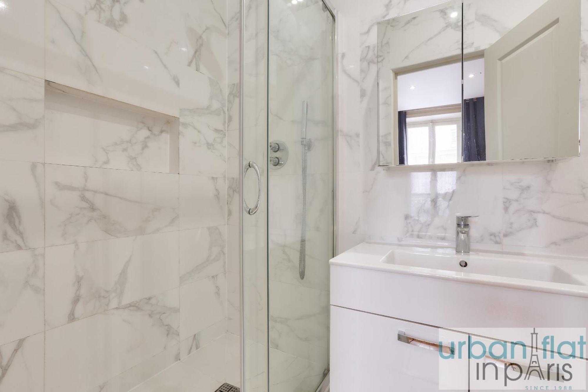 Apartment 61- Big Luxury Parisian Flat 2dd *