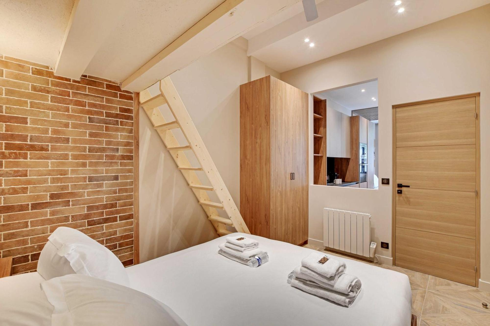 Amazing 1br 4p Sacre Coeur Ramey Apartment *