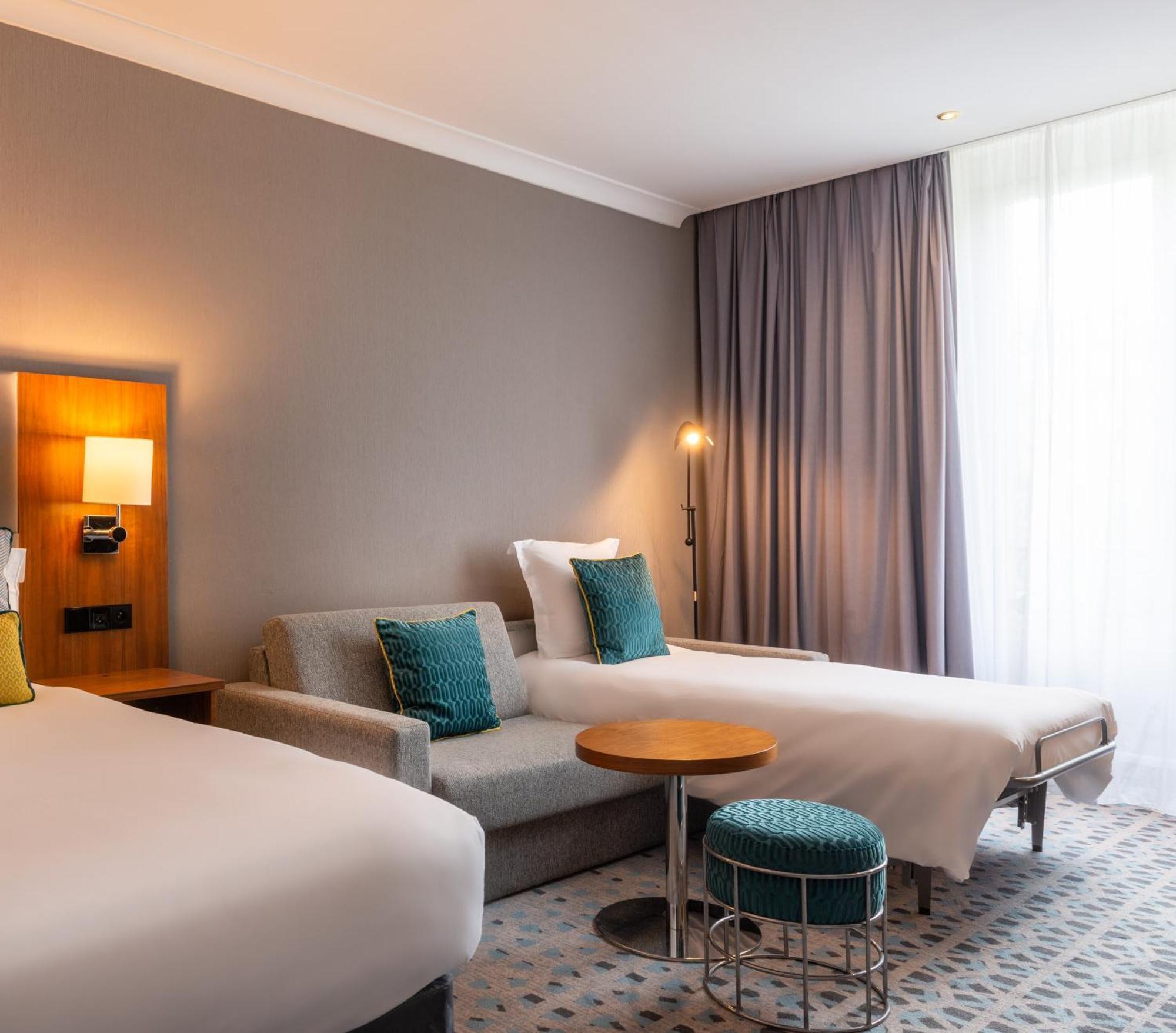 Crowne Plaza Republique By Ihg Hotel 4*
