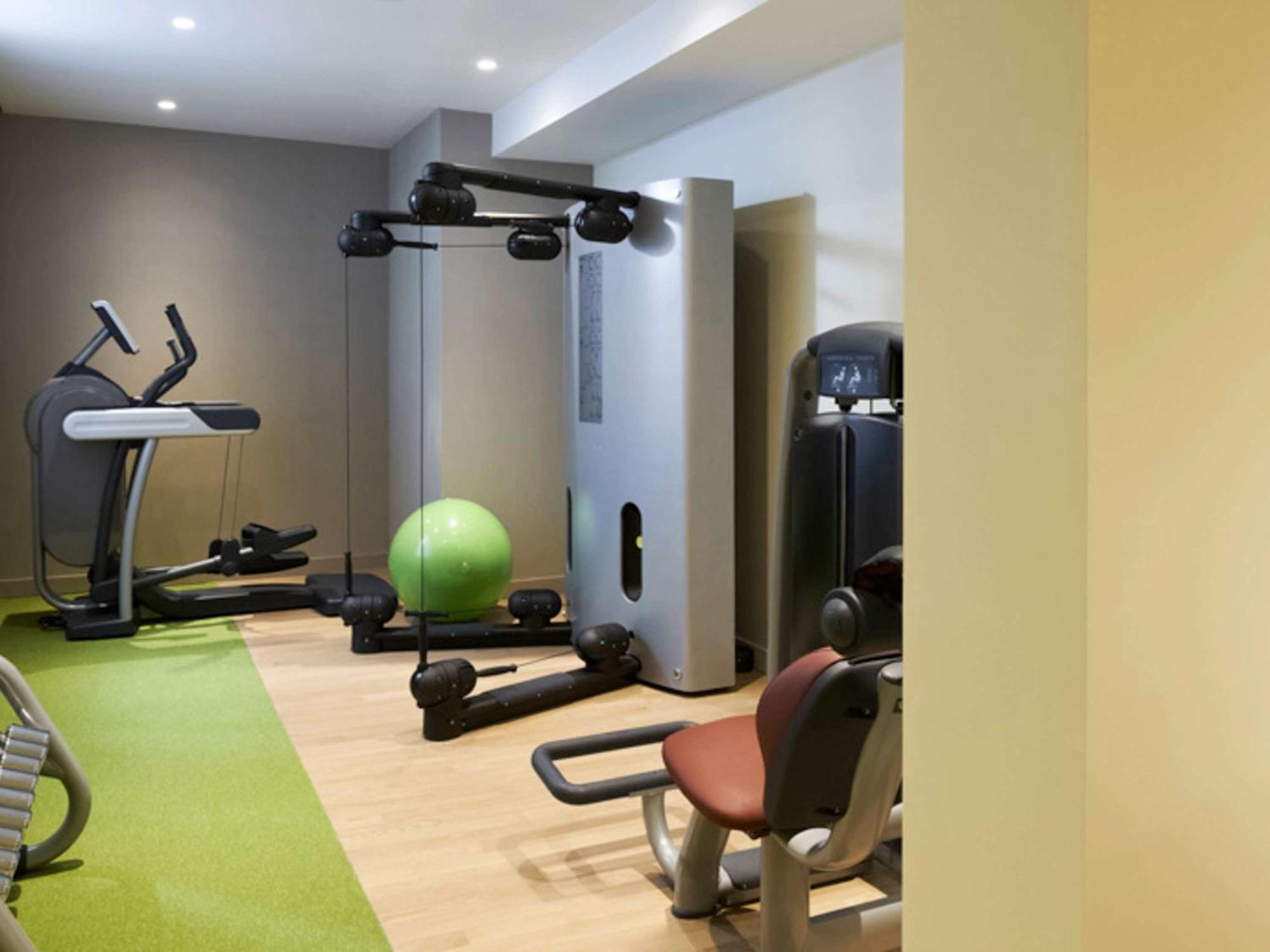 Hotel Sofitel Arc De Triomphe 5*