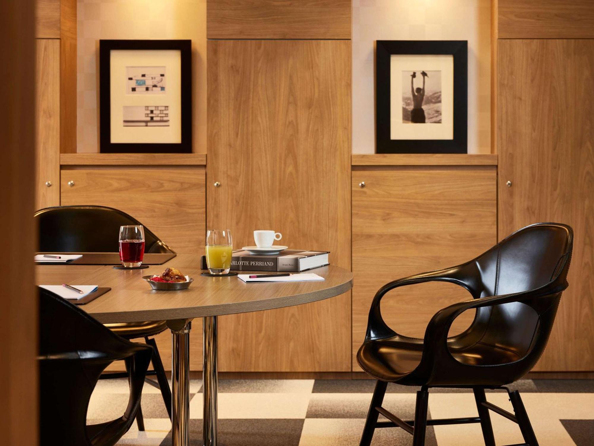 Sofitel Arc De Triomphe 5*