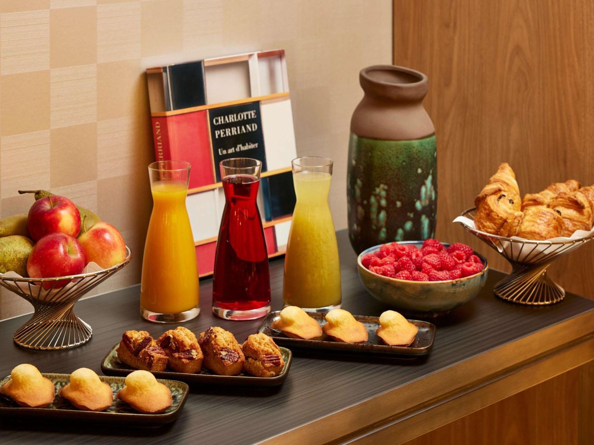 Hotel Sofitel Arc De Triomphe 5*