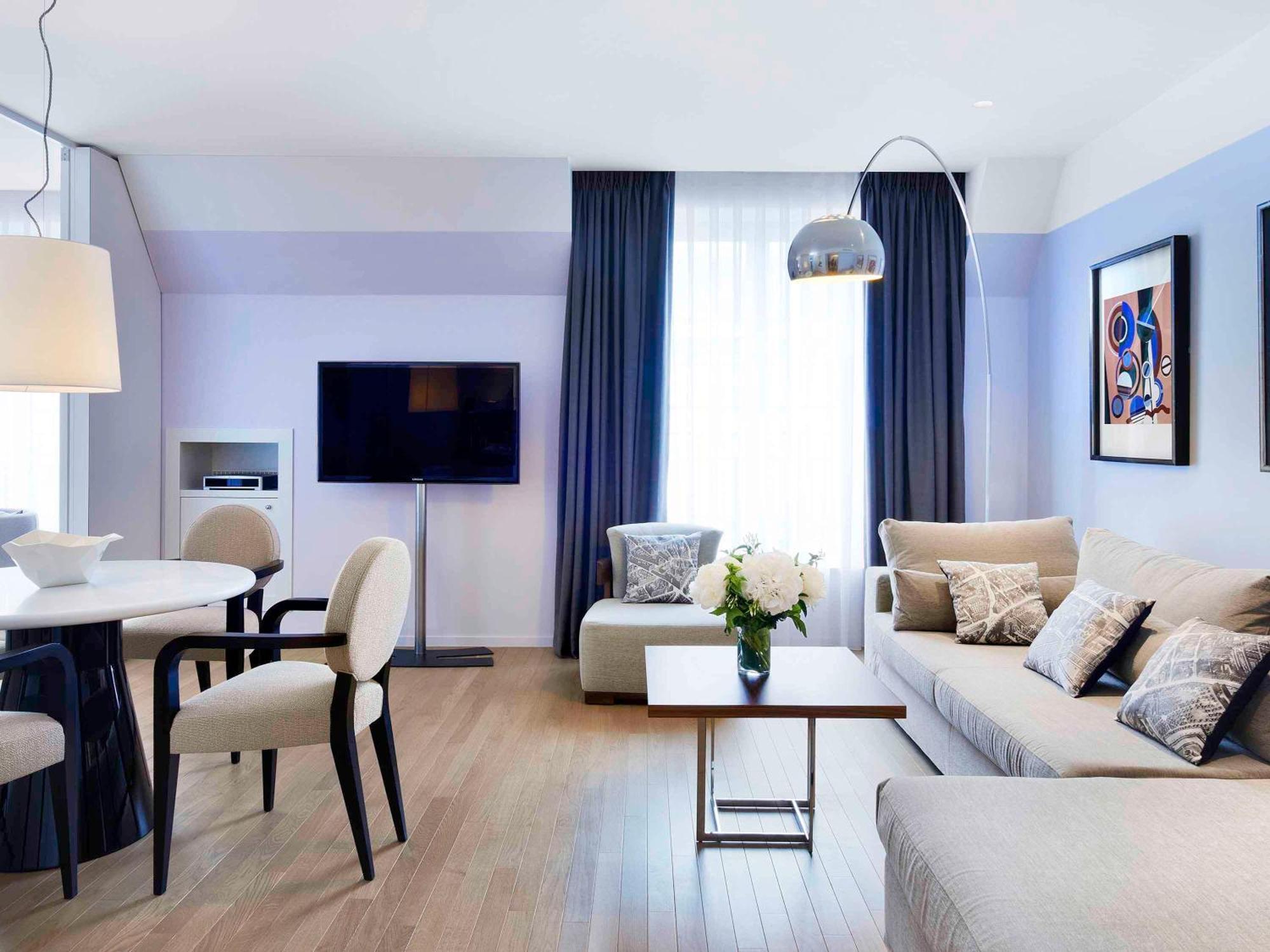 Sofitel Arc De Triomphe 5*