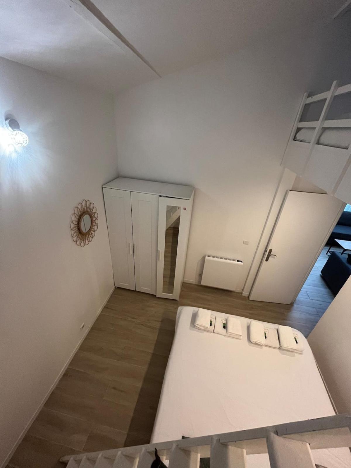 Apartment Berbere 13 People Place De La Nation Paris
