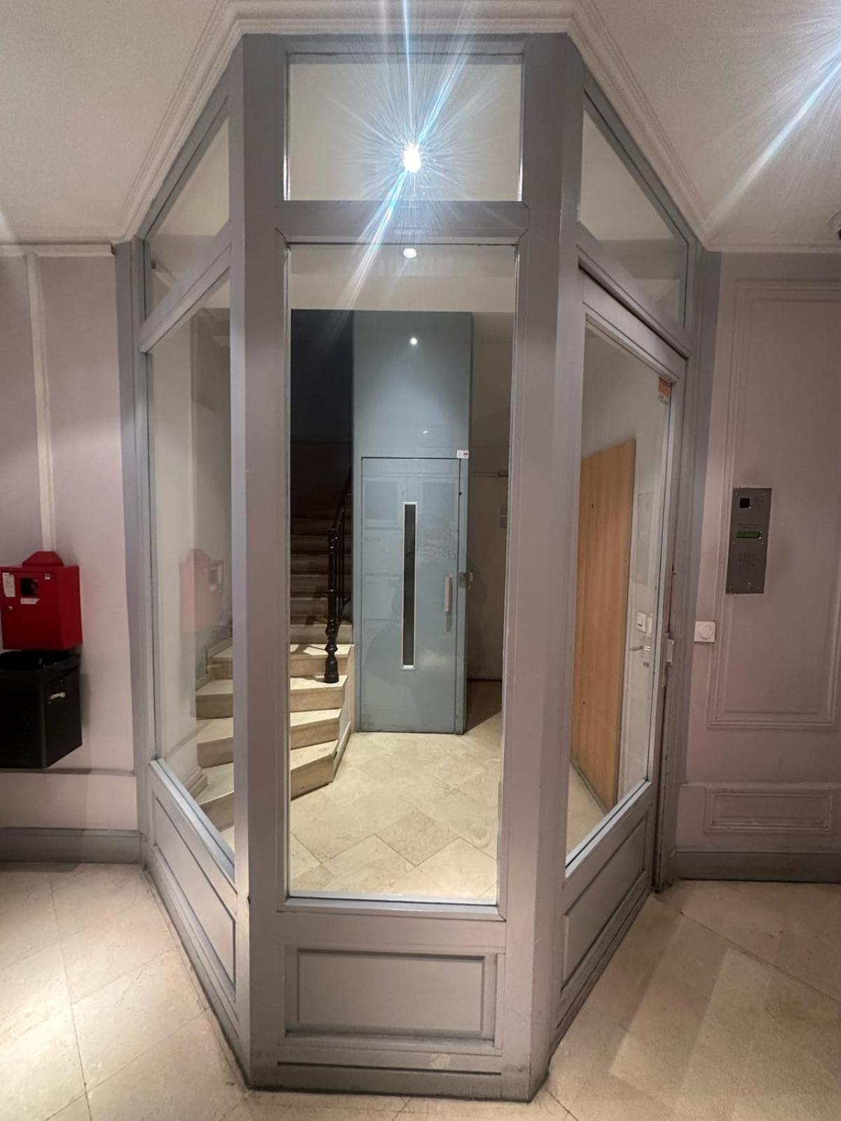 Champs Elysee Apartment
