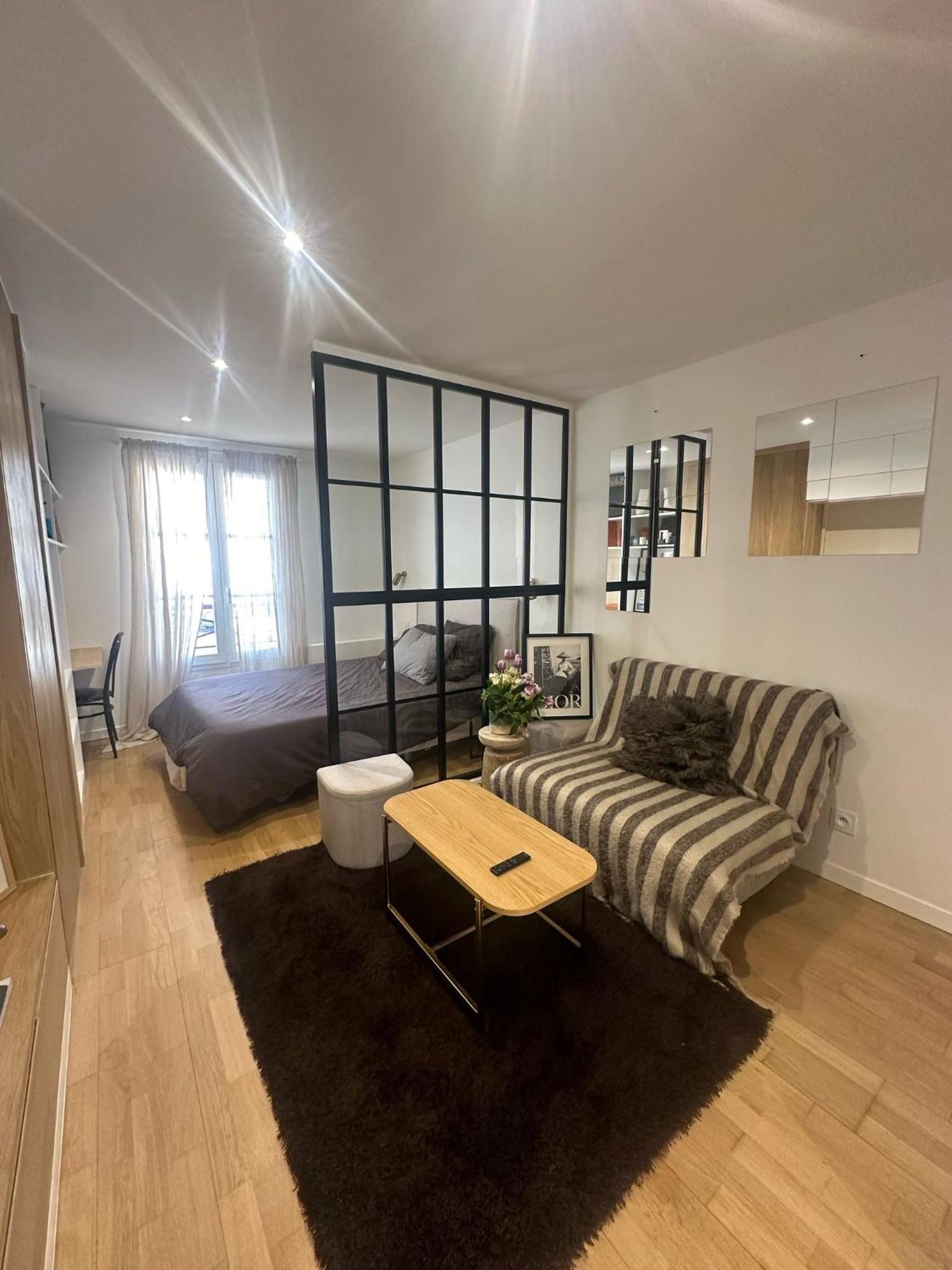 Champs Elysee Apartment *