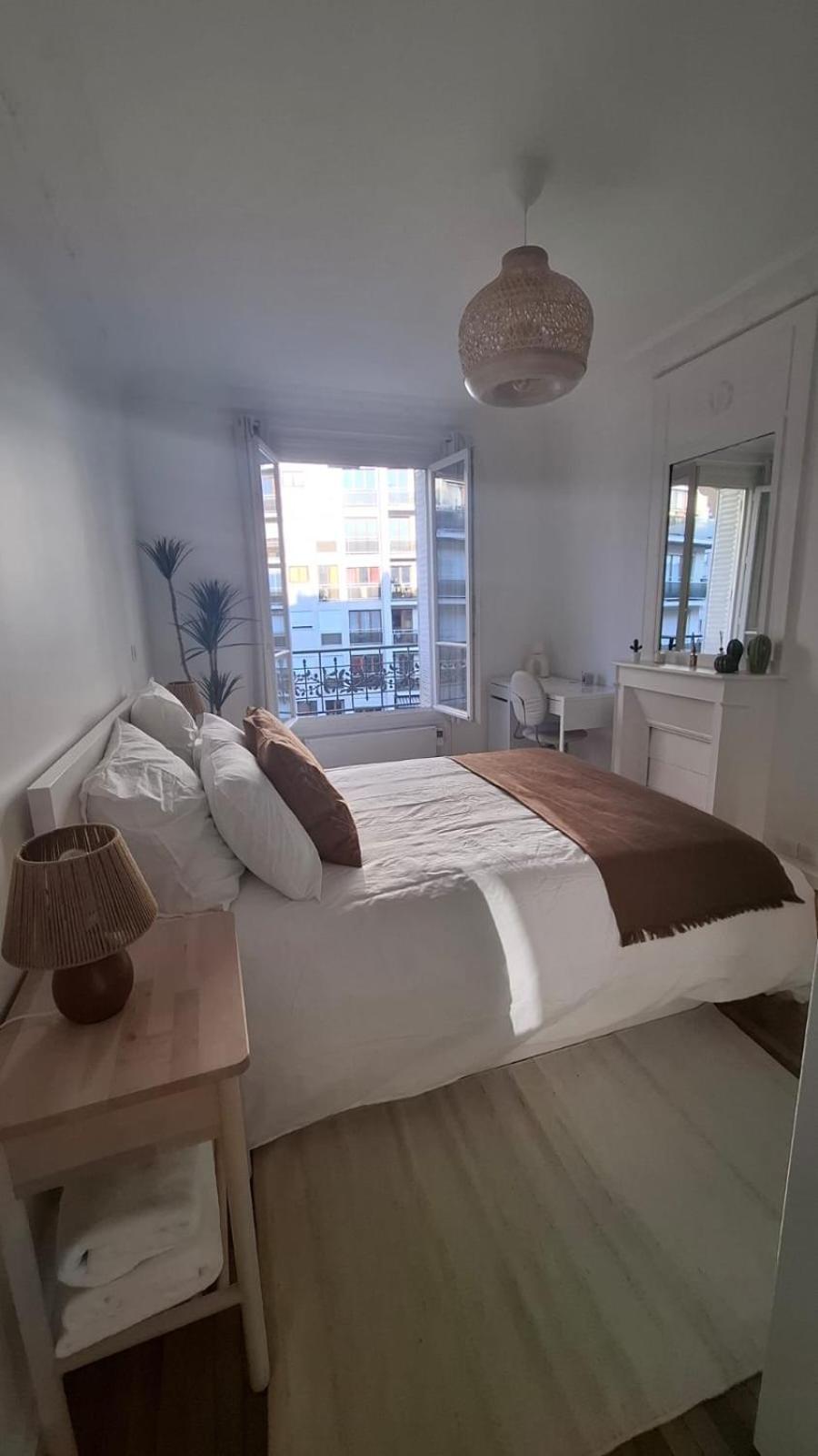 Magnifique 2 Pieces Renove A Neuf, 15, Idealement Situe Apartment Paris