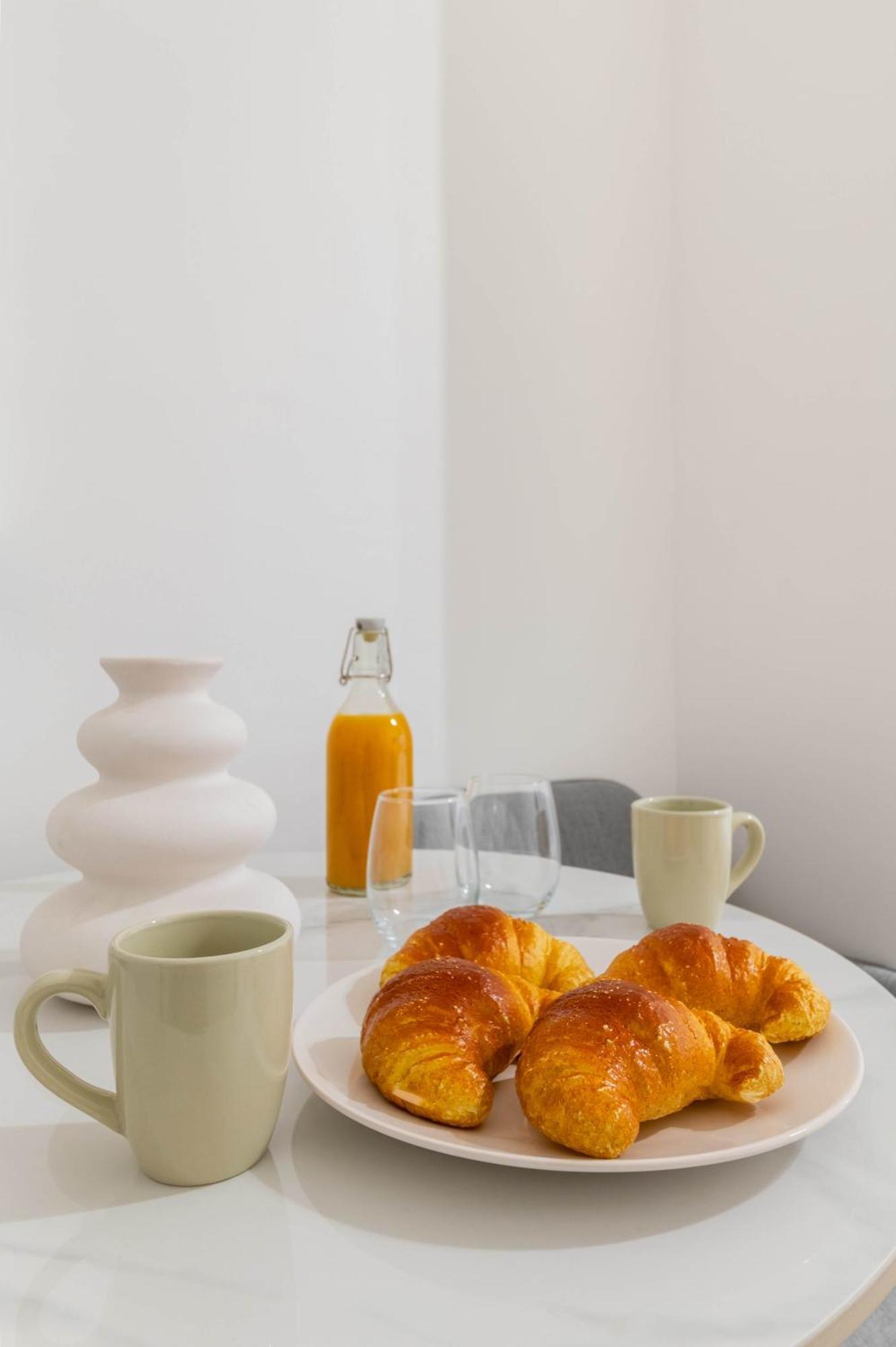 Apartment Elegant Sacre Coeur Metro Anvers - 18 -2p