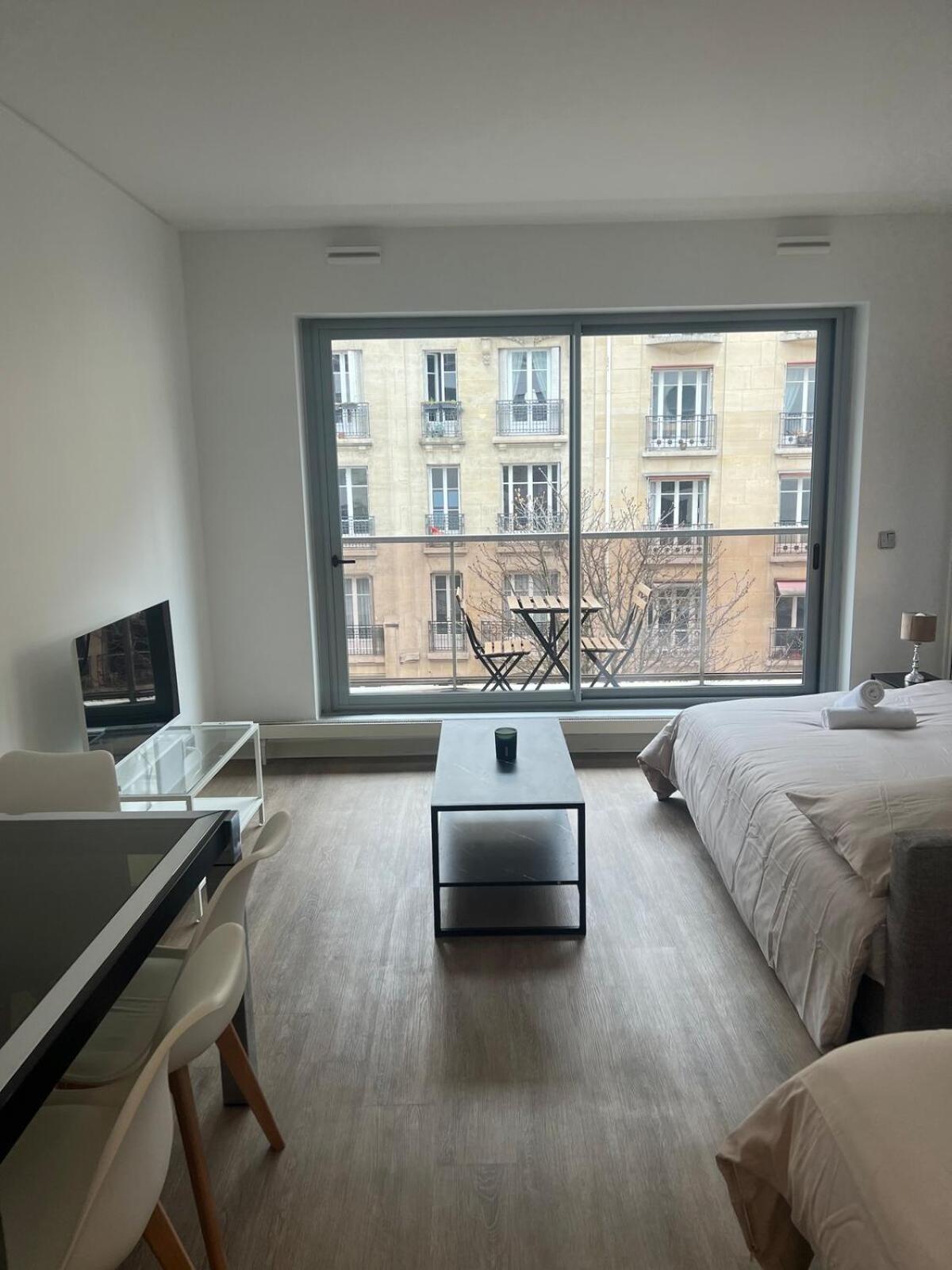 Apartment View Of Eiffel Tower 16th Arrondissement Trocadero With Terrasse Paris