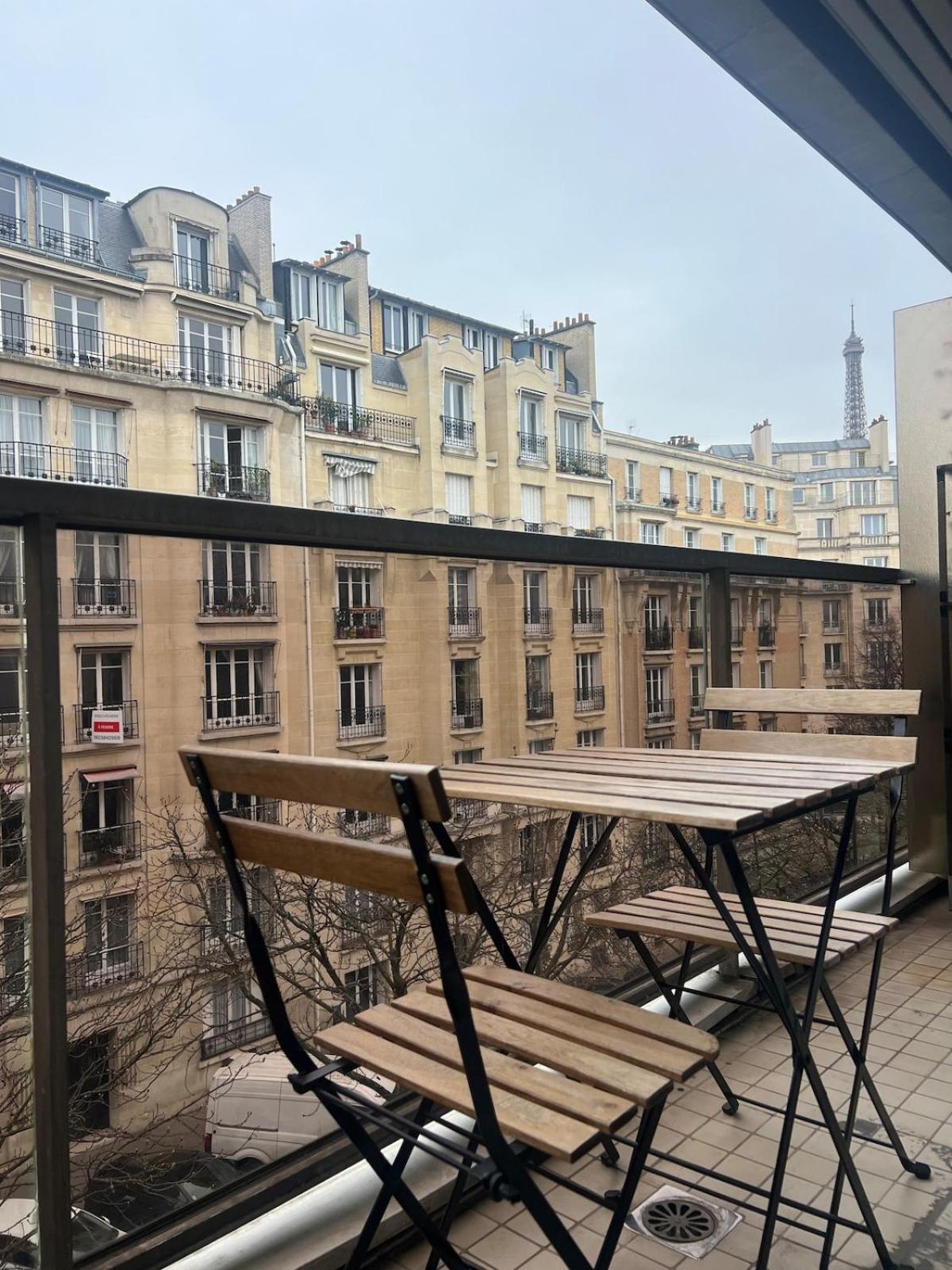View Of Eiffel Tower 16th Arrondissement Trocadero With Terrasse Apartment *
