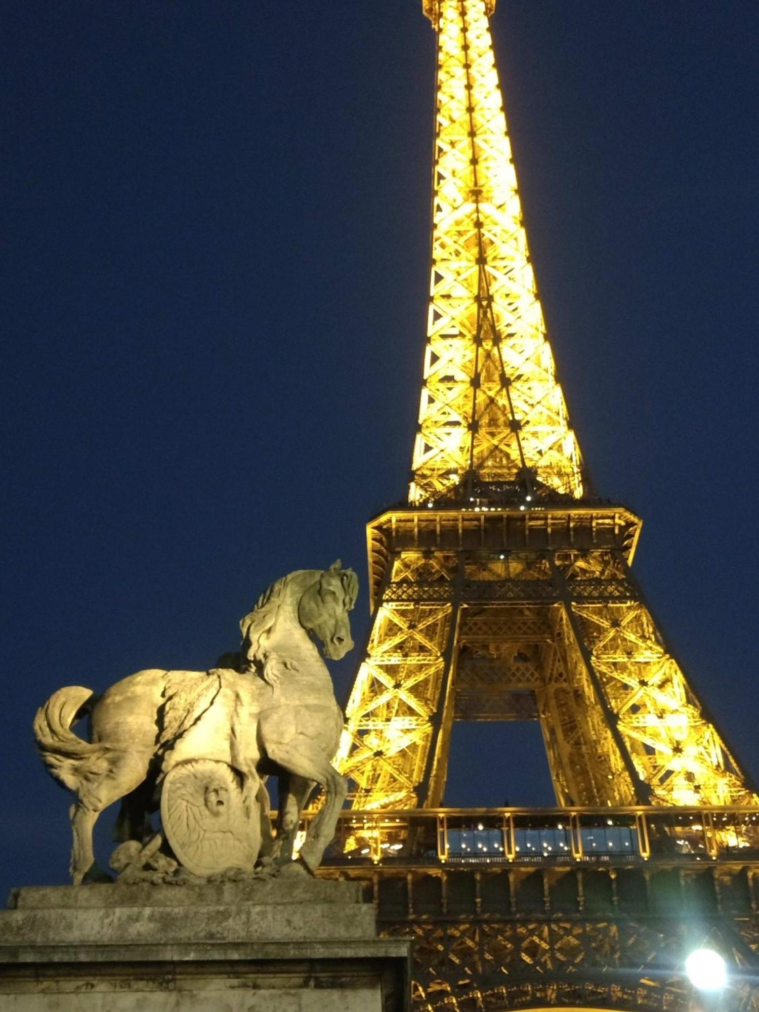 Holiday home In Eiffel Tower & Champs Elysees Paris