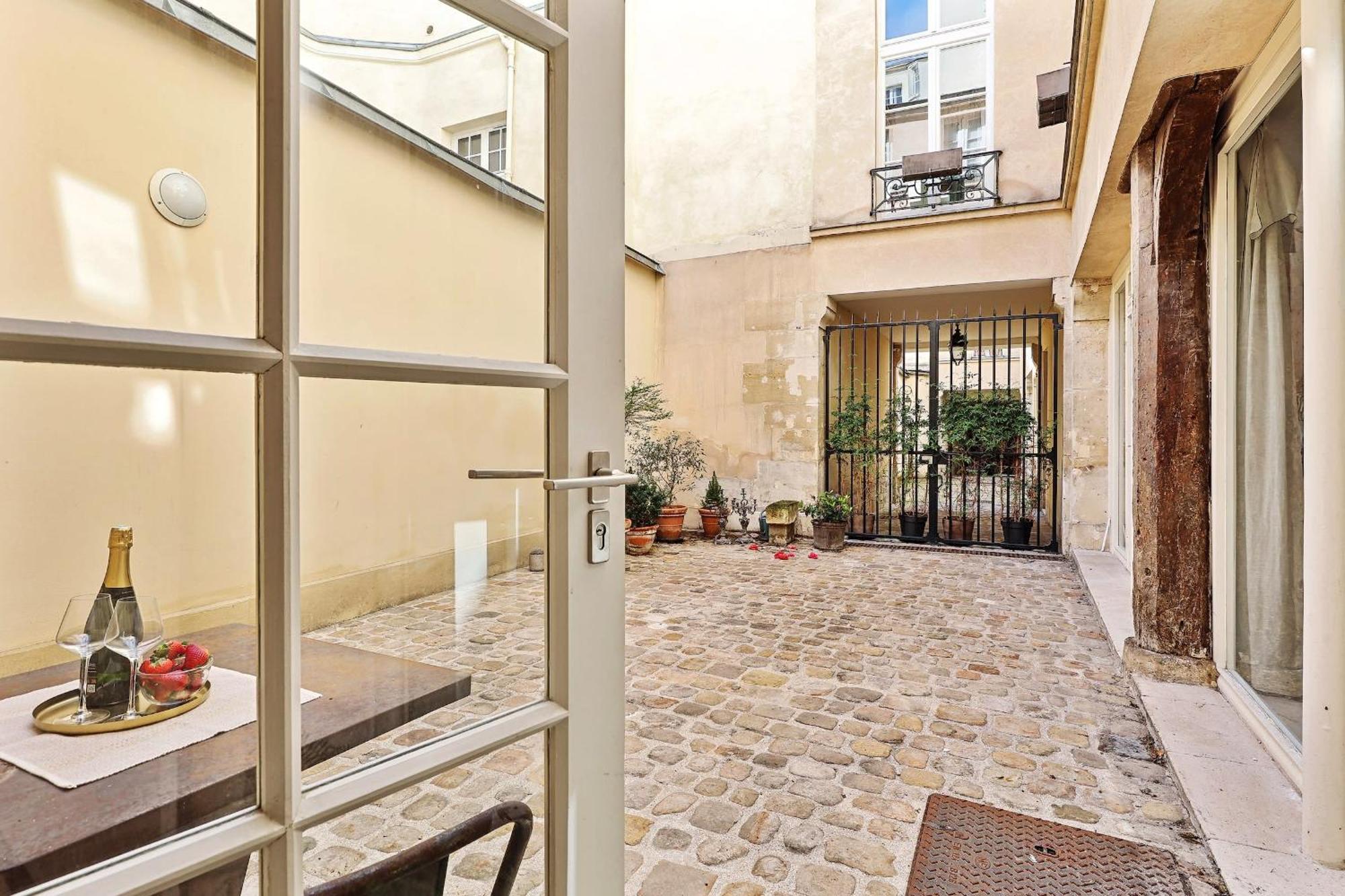 Apartment Bnbnova - Le Marais & Place Des Vosges Paris