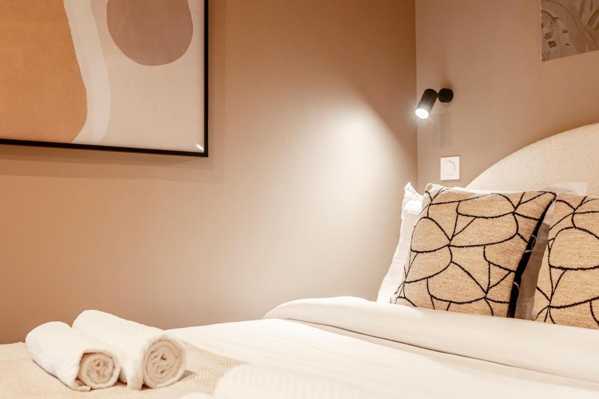 A43 Republic # 1bedroom # Marais # Paris03 # Ac Apartment