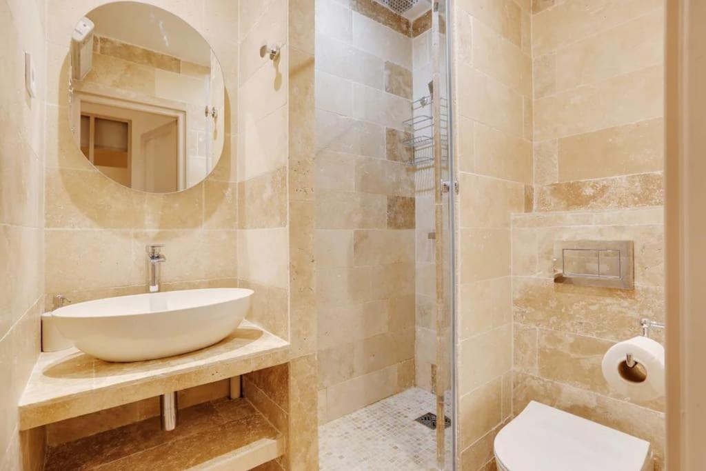J Wonderful Flat In Le Marais Paris