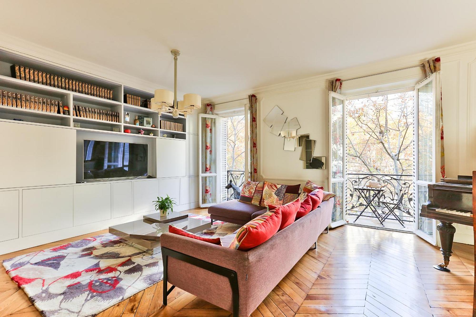 140m2 Proche Des Champs Elysees Paris